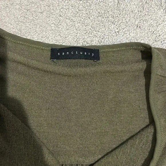 SANCTUARY  Hanna split neck long sleeve sweater in dark olive green size MED - Picture 3 of 6